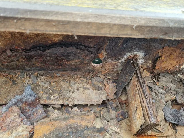Close view of corrosion at a pontoon steel connection
